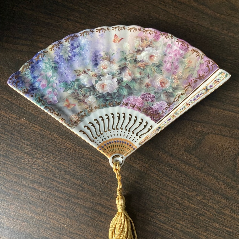 Vintage Lena Liu Serenity Bradford Exchange Fan Plate Floral Wall Decor Tassel